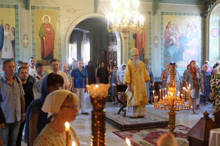 Архипастырское служение в Неделю 8-ю по Пятидесятнице