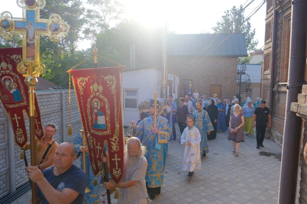 Вечернее богослужение с чином погребения Пресвятой Богородицы