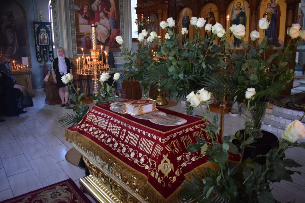 Богослужения Великой Пятницы в кафедральном соборе г.Бердянска